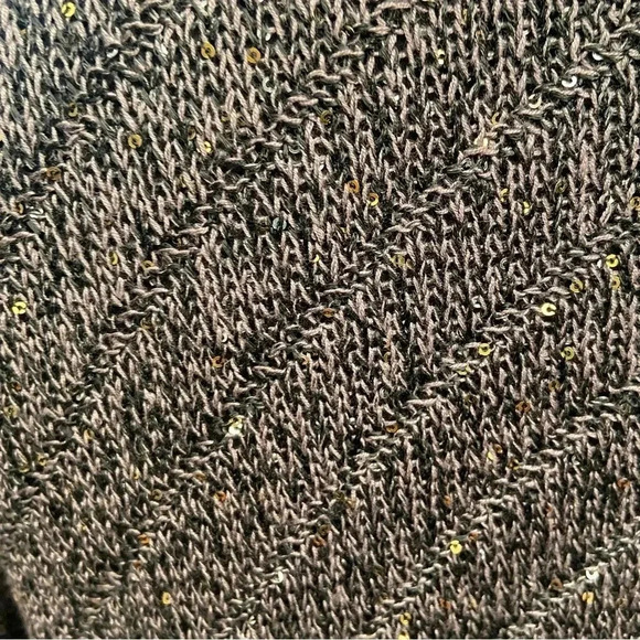 Apt 9 Women's Light Knit Sweater Size L Gray Subtle Sequined Asymmetric Hem - Picture 12 of 12